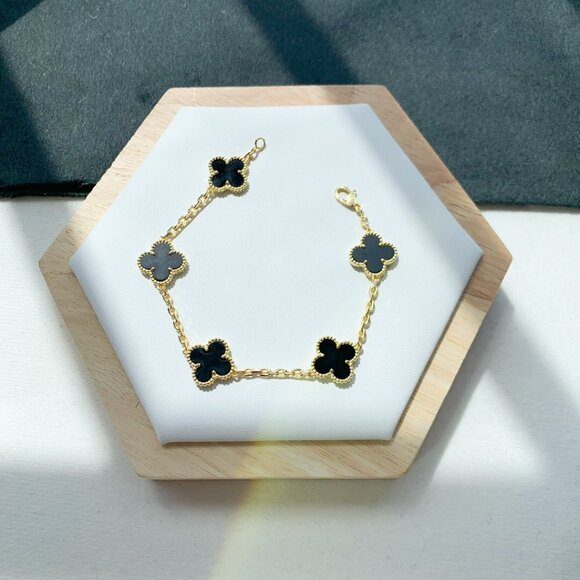 Van Cleef & Arpels Bracelet Vintage Alhambra Bracelet 18k Black Onyk 5 Motifs - Picture 1 of 5